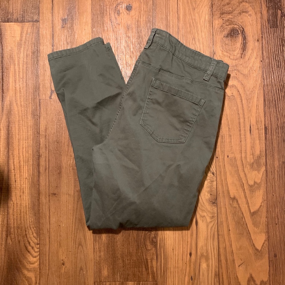 Buffalo Cropped Green Pants